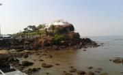 Dona Paula Beach